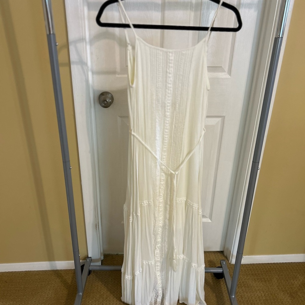 Elegant White Maxi Dress